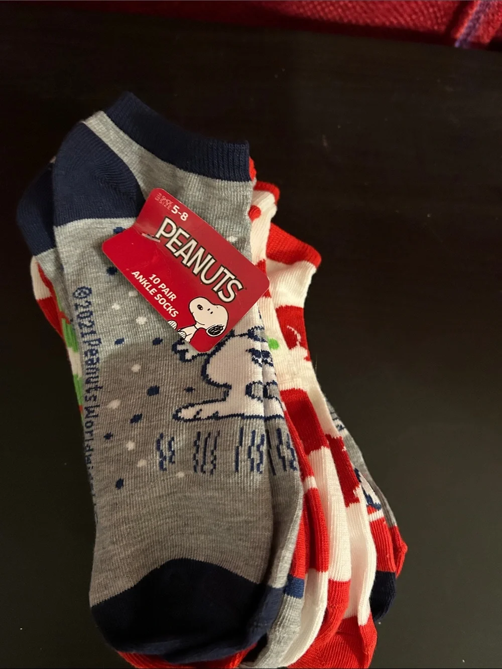 NWT Peanuts Set of Grey & Red Snoopy Holiday Ankle Socks - 8 Pack